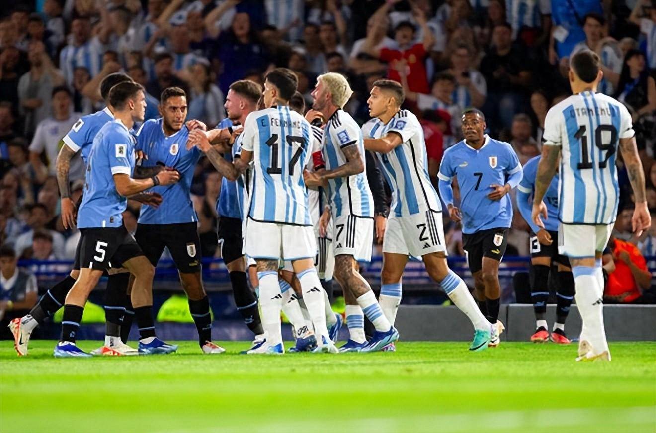 168娱乐-2个2-0 乌拉圭连斩巴西+阿根廷！阿劳霍-达尔文·努涅斯破门 世界冠军首败