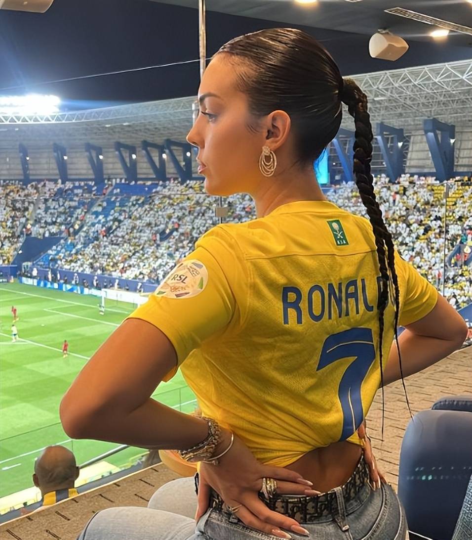 168娱乐-美洲杯穿桑巴球衫支持！c罗女友心系巴西，这是要跟阿根廷闹翻？