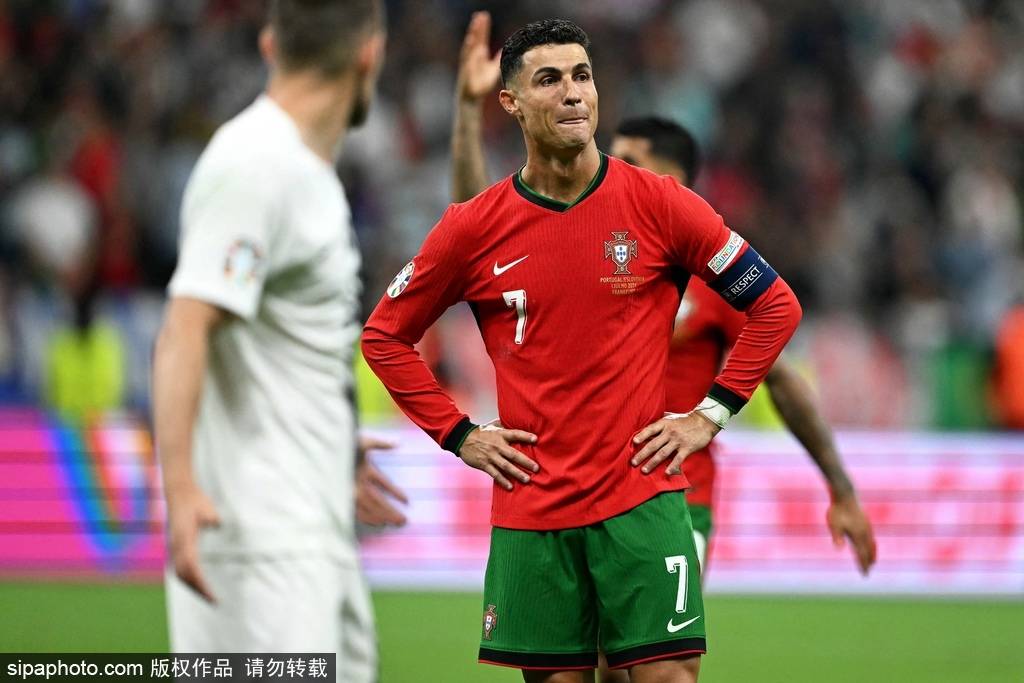 168娱乐-欧洲杯新闻报道：C罗失点落泪葡萄牙涉险 乌龙君助推法国