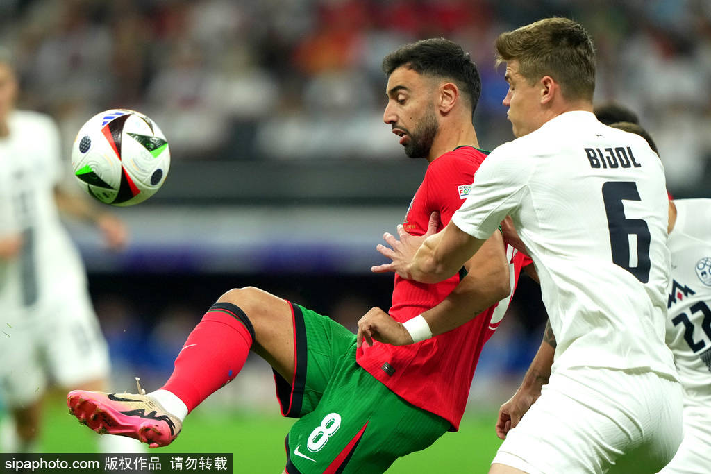 168娱乐-欧洲杯-C罗主罚任意球造险 葡萄牙半场0-0斯洛文尼亚