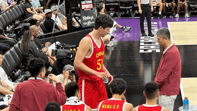 168娱乐-杨瀚森该什么时候选秀？杨毅给出重要暗示：NBA的逻辑与我们不一样