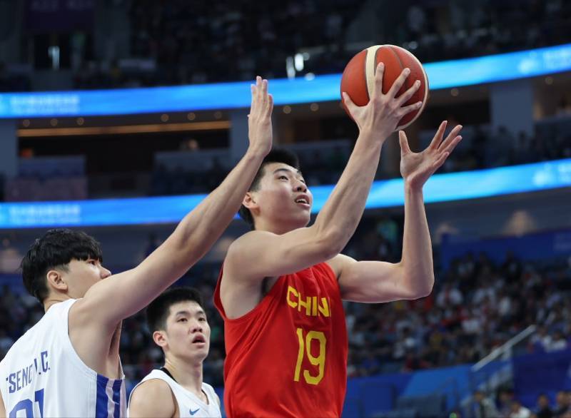 168娱乐-广州新星崔永熙报名NBA选秀，从茂名球王家族到逐梦NBA